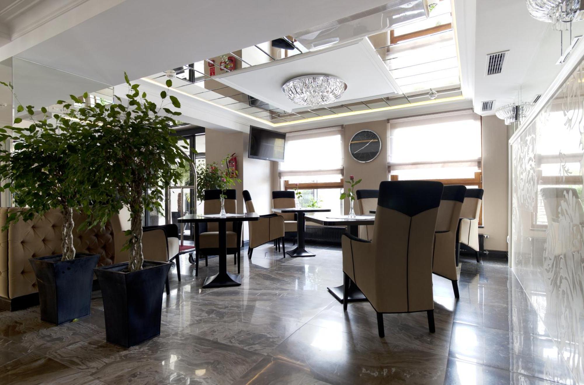 M Hotel סוסנוביץ' מראה חיצוני תמונה