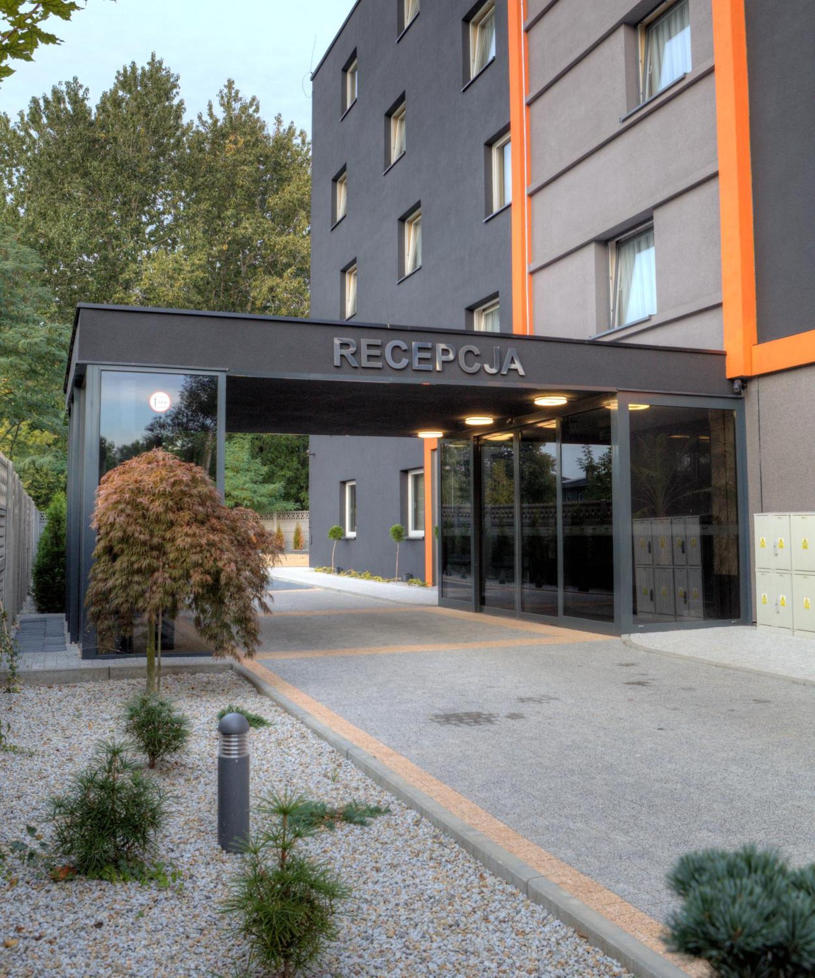 M Hotel סוסנוביץ' מראה חיצוני תמונה