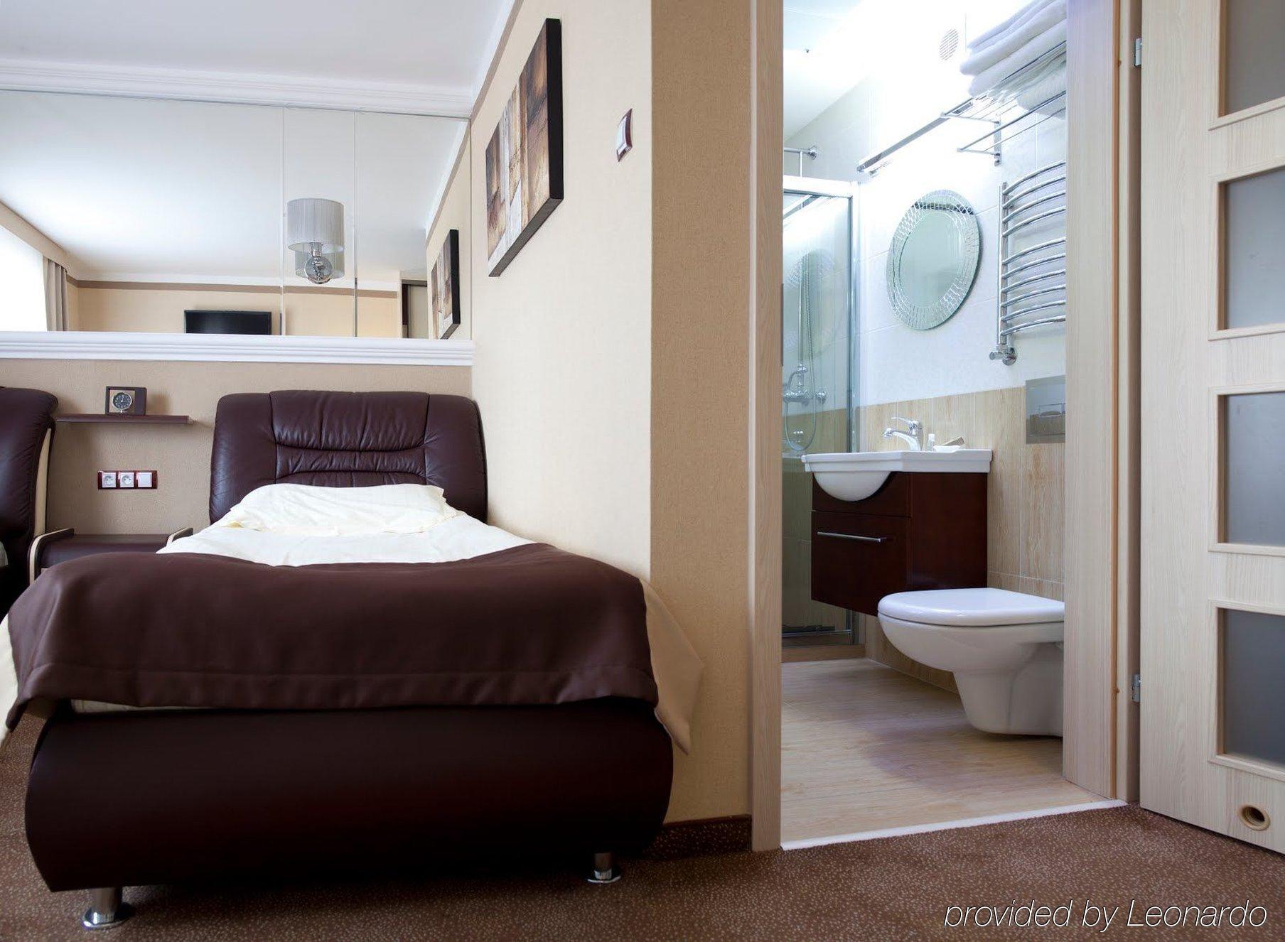 M Hotel סוסנוביץ' מראה חיצוני תמונה