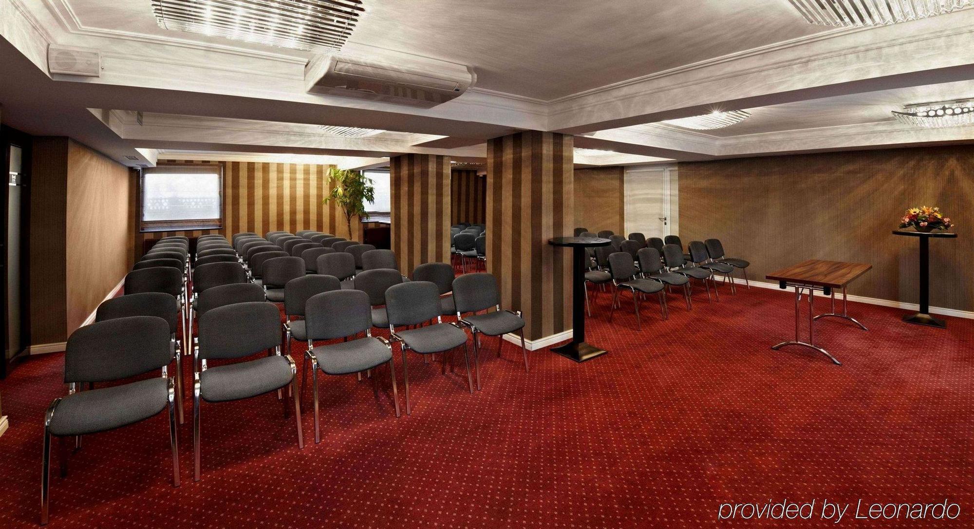 M Hotel סוסנוביץ' מראה חיצוני תמונה