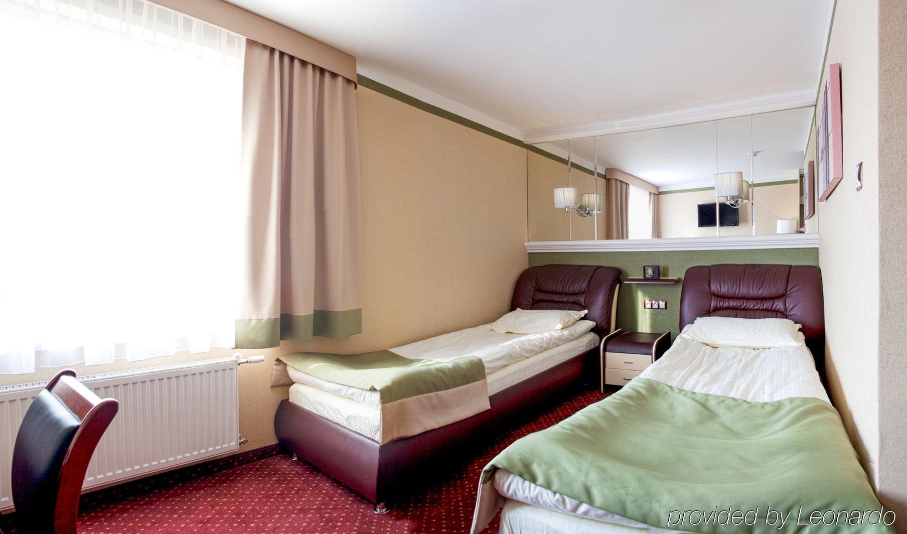 M Hotel סוסנוביץ' מראה חיצוני תמונה